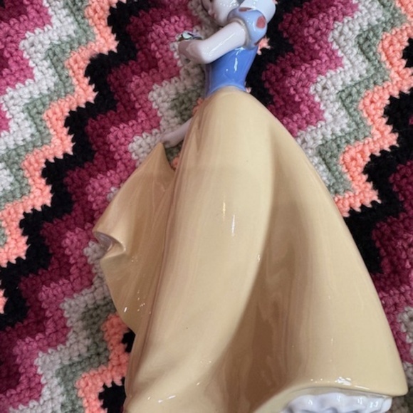 Lladro NAO Snow White Disney Princess Sculpture Figurine - Picture 5 of 16